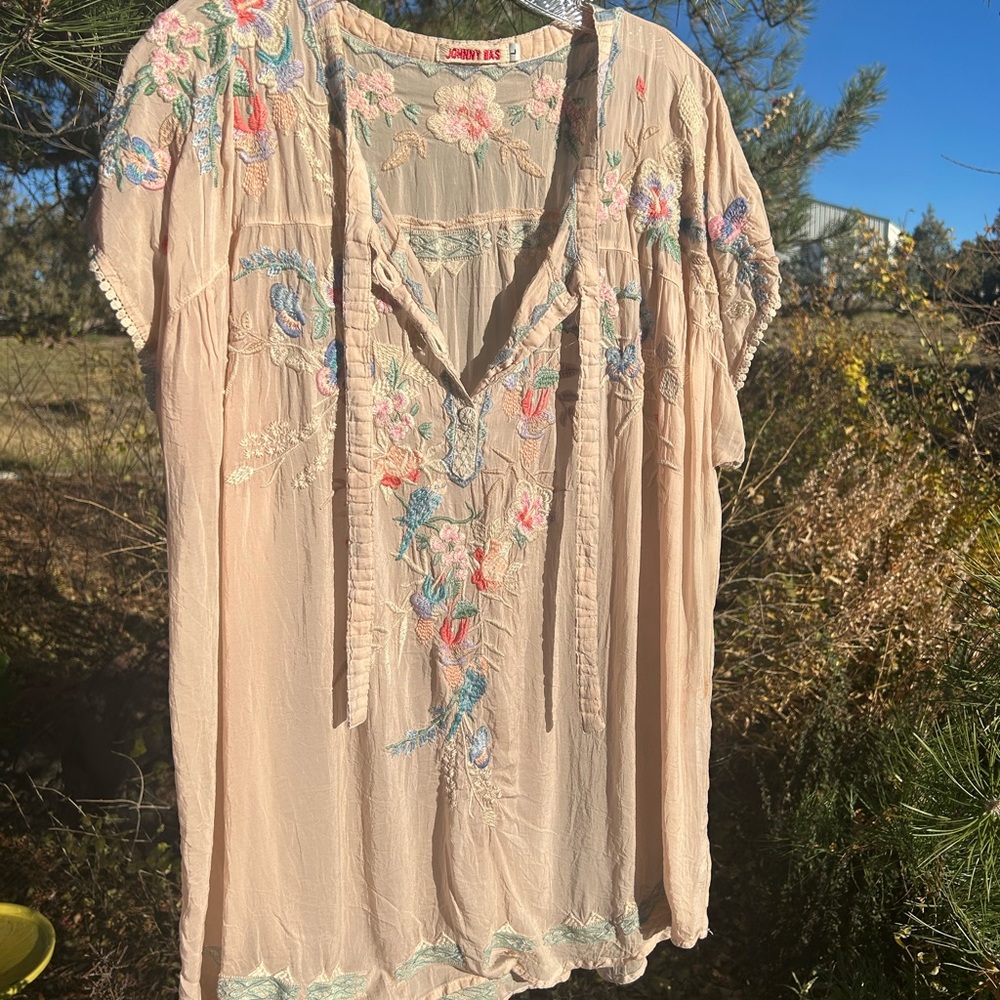 Johnny Was Floral Embroidered Blouse in Cream
